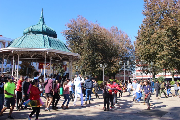 Valdivia celebró masivamente el día internacional de la Biodanza