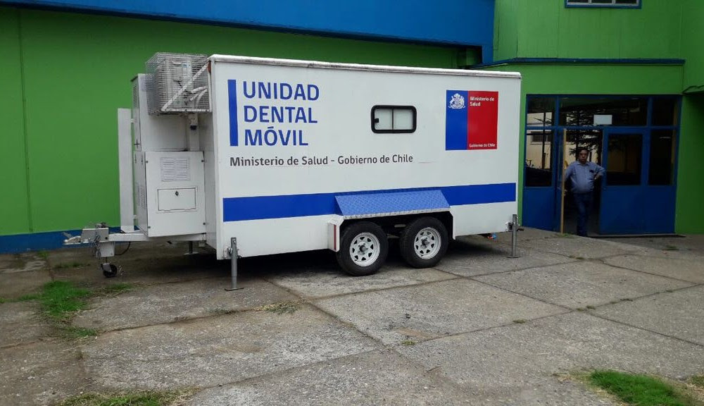 Mejoran la salud de los jóvenes con atención en unidades dentales móviles en Valdivia y Lanco