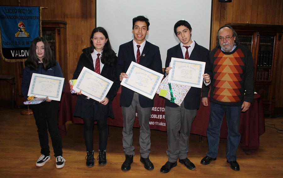 Concurso de fotografía del Liceo Armando Robles Rivera de Valdivia premió a sus ganadores