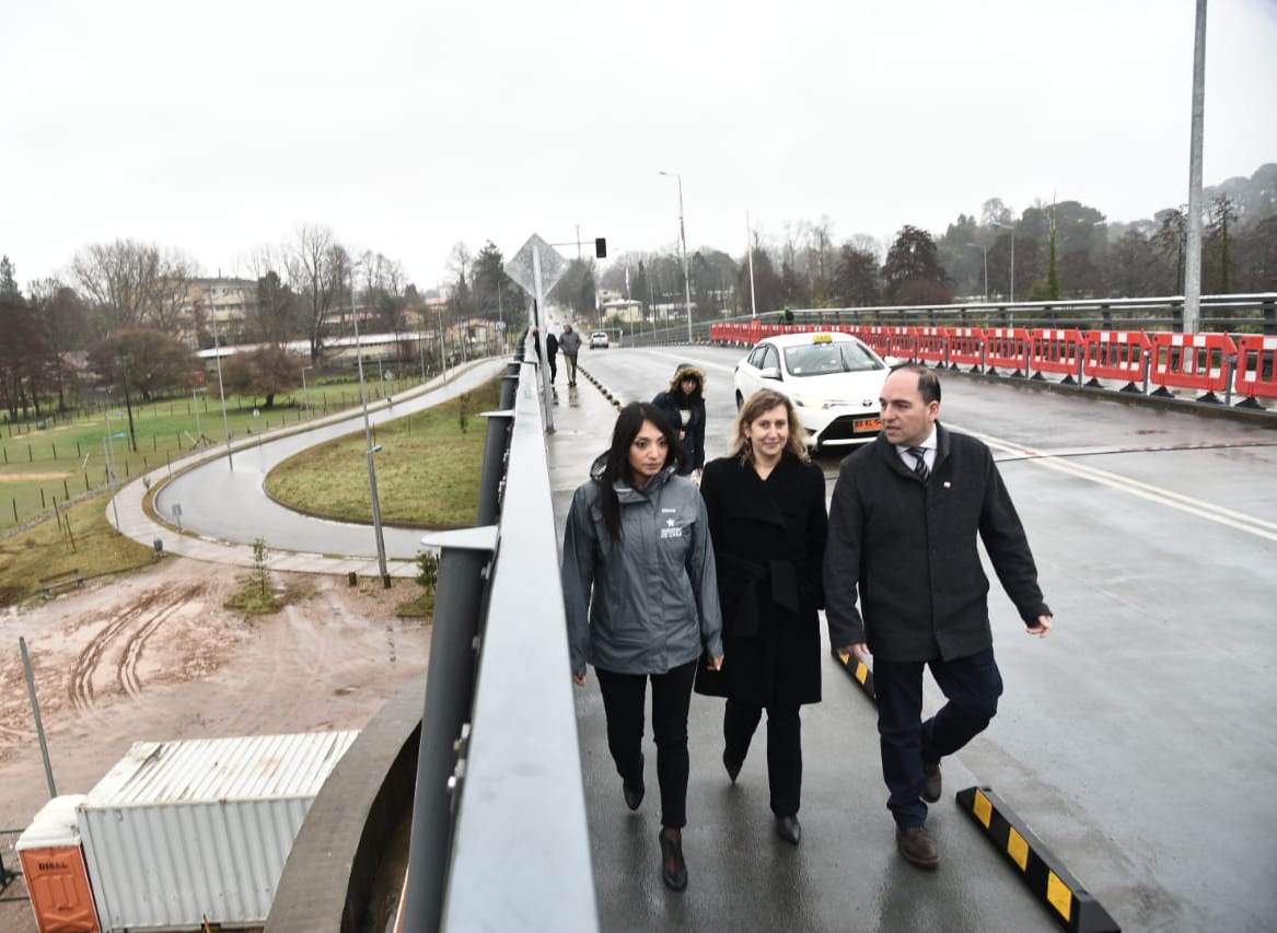 Autoridades evalúan positivamente primeras horas de servicio de puente Cau Cau de Valdivia