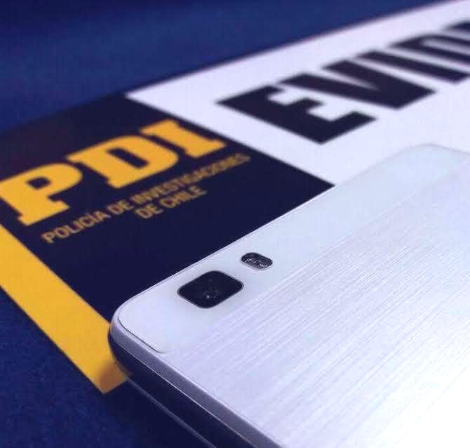 Joven haitiano encontró celular y lo entregó a la PDI de Valdivia