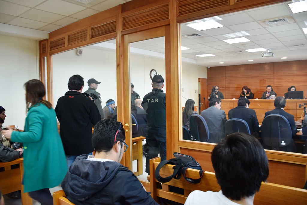 Incendio fundo Pisu Pisué: TOP de Valdivia deja en prisión preventiva y fija juicio oral en contra de Facundo Jones Huala