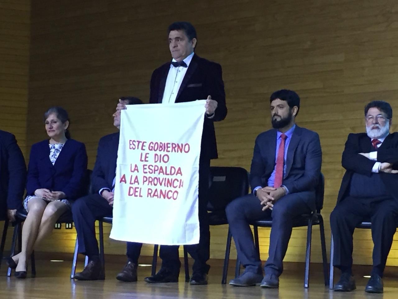 Aniversario de Los Ríos: “Intendente dijo ser un papá para las 12 comunas”