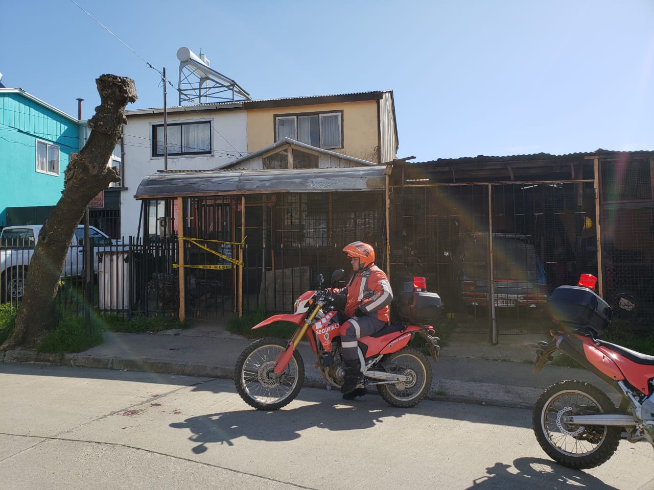 Propietario de local comercial hirió a balazos a delincuentes que intentaron asaltarlo: fueron atrapados por Carabineros de Valdivia