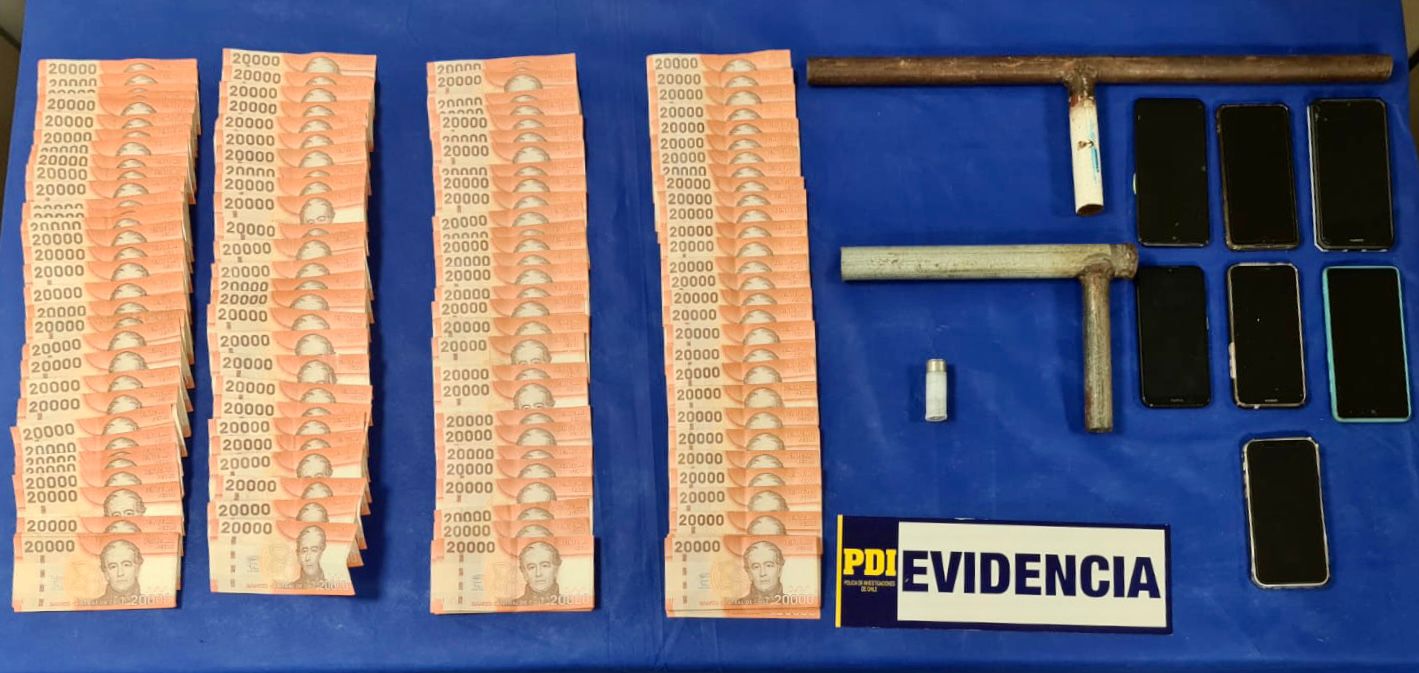 PDI detuvo a presuntos responsables de robo con violencia en Digitec Valdivia: ex trabajadora de la tienda fue detenida