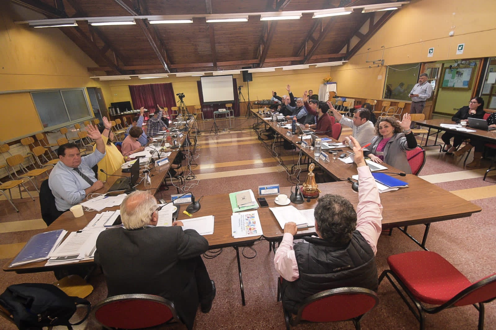 CORE Los Ríos aprobó aumento de presupuesto para programa de renovación de microbuses del transporte público
