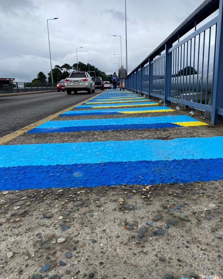 Senador Iván Flores pide a Municipio borrar intervención en aceras del Puente Pedro de Valdivia