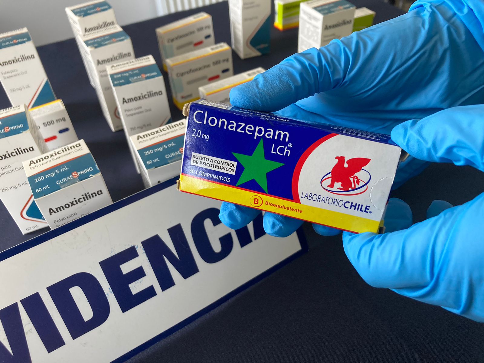 Más de 9 mil dosis de medicamentos fueron incautados por la PDI Valdivia en feria libre de Barrios Bajos