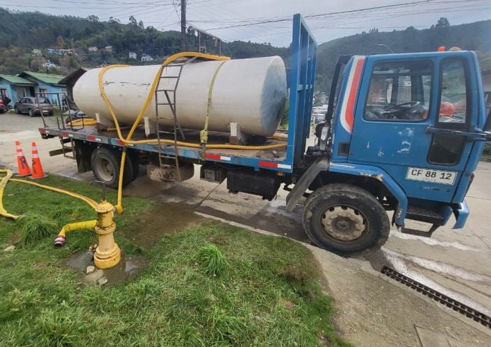 Gobierno aumentará en 20 mil litros diarios el suministro de agua potable a vecinos de Pishuinco en Valdivia