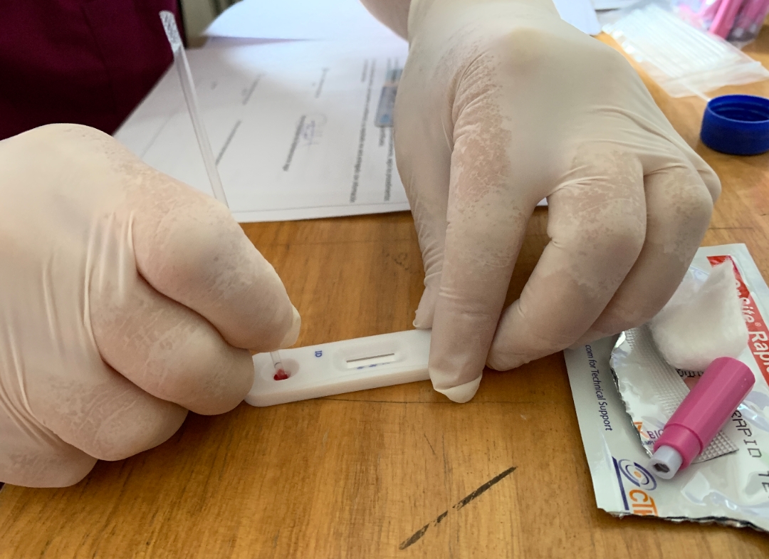 SEREMI DE SALUD REVELA QUE EL 67% DE LAS PERSONAS EN CONTROL DE VIH EN VALDIVIA SE MANTIENEN INDETECTABLES AL VIRUS 