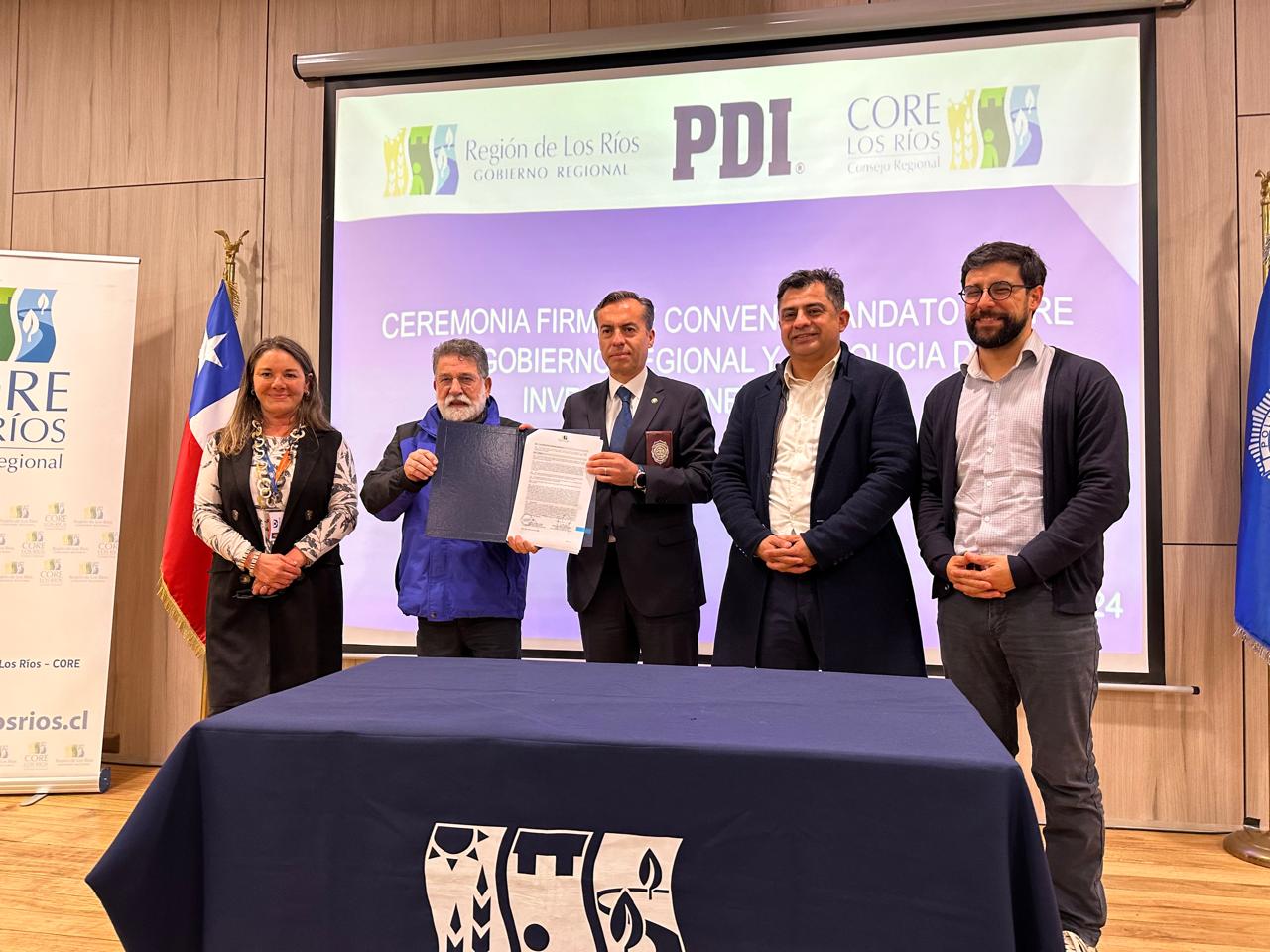 Gore Los Ríos y PDI firmaron convenio que permitirá concretar la adquisición de vehículos blindados y equipamiento para Laboratorio de Criminalística