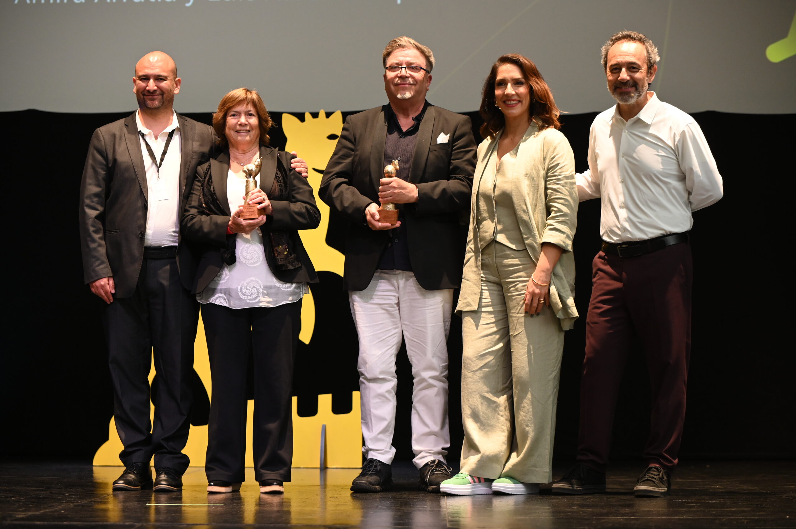Periodista de la UACh recibió reconocimiento en Festival Internacional de Cine de Valdivia