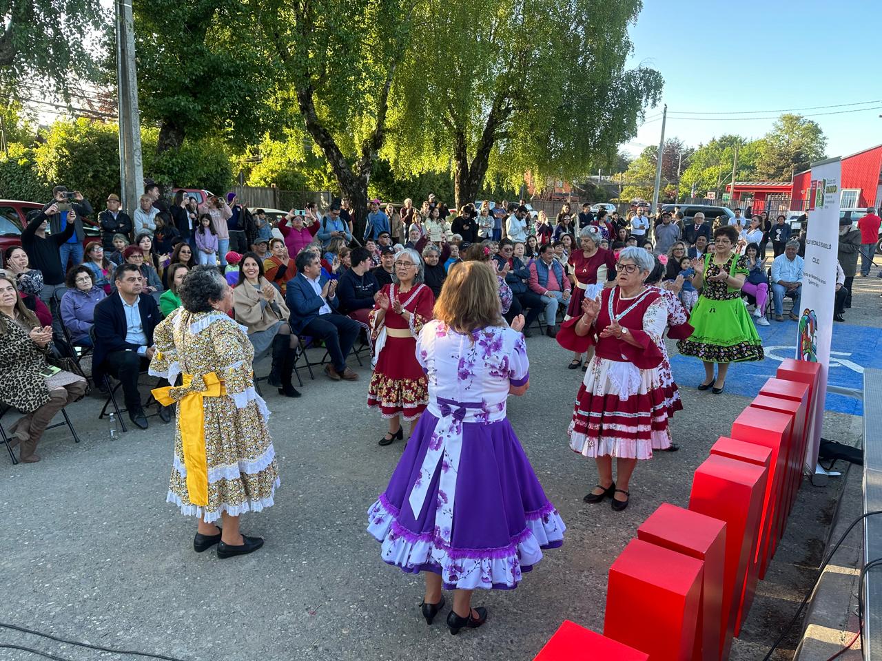 Vecinos de Collico felices con nueva infraestructura para 4 agrupaciones