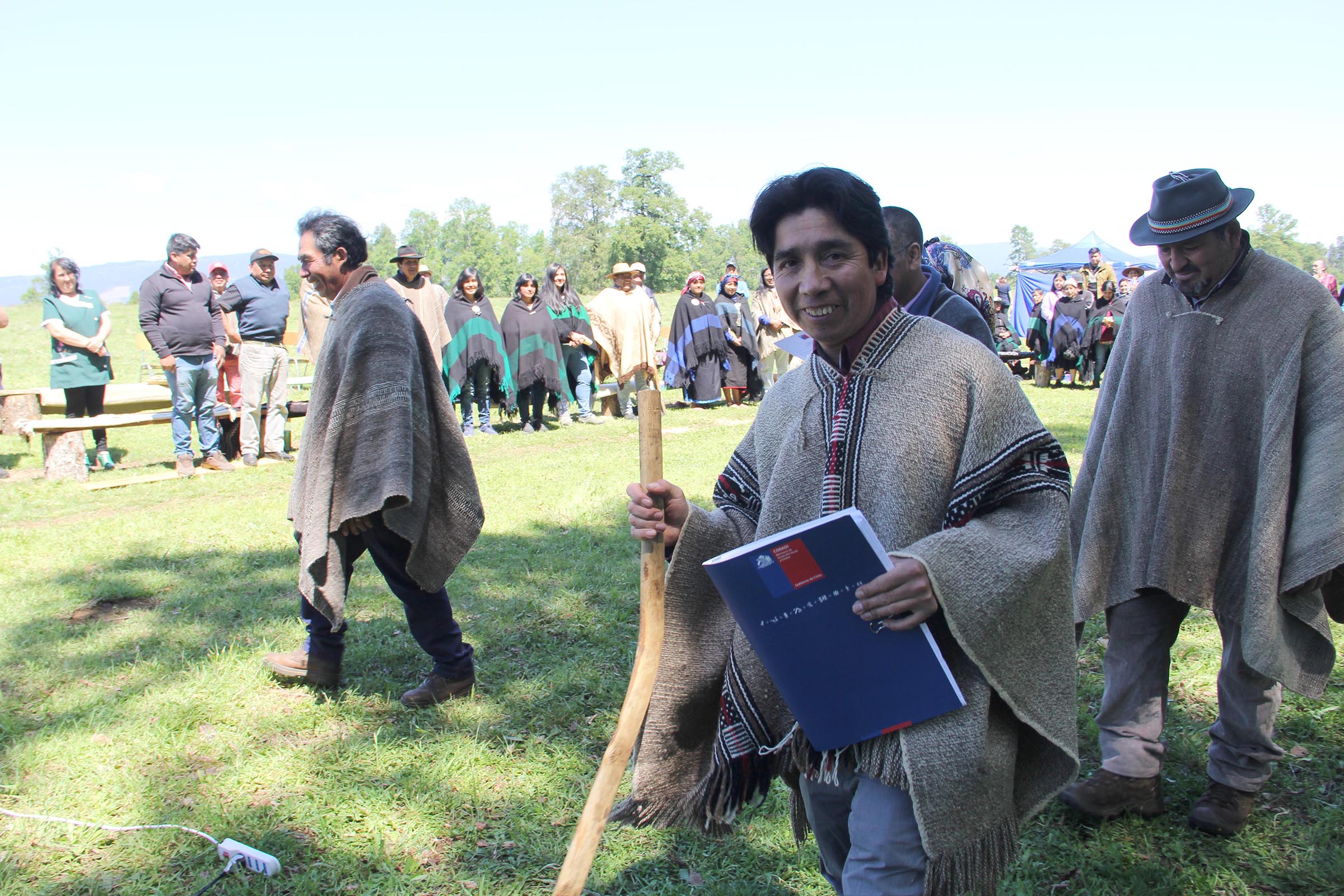 Comunidad Antilhue Centro de Lanco recibió los títulos de las tierras adquiridas por CONADI