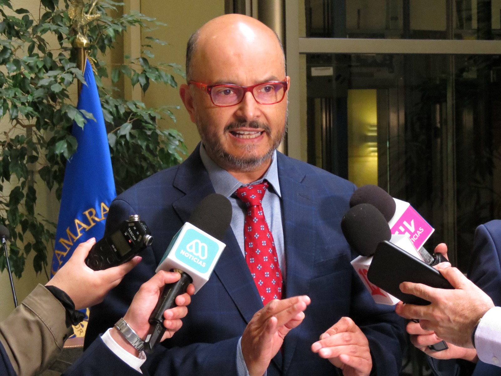 Diputado Ilabaca emplaza a empresas eléctricas a dar la cara por pérdidas ocasionadas a la ciudadanía