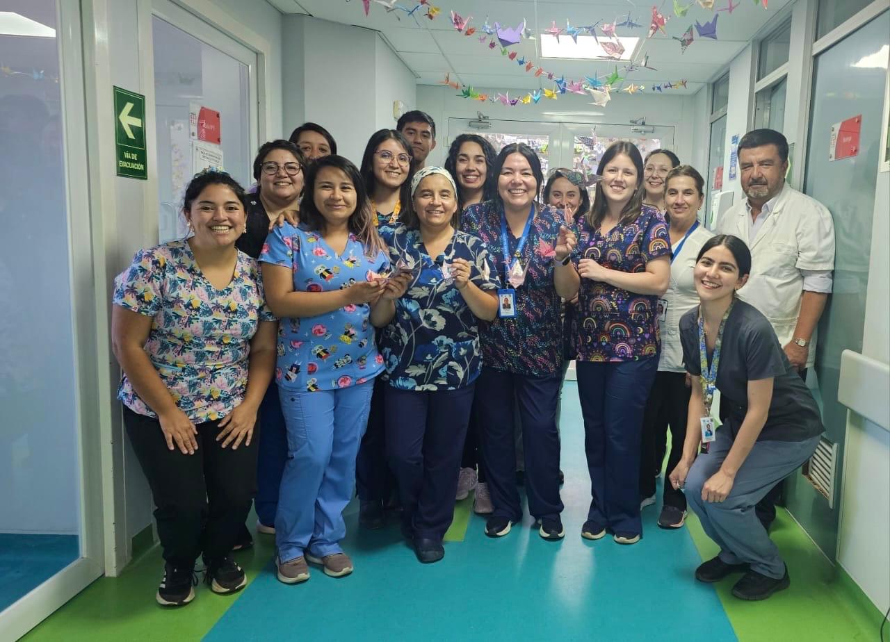 Hospital Base Valdivia conmemora el Día Mundial del Cáncer Infantil con significativa campaña de mil grullas de papel