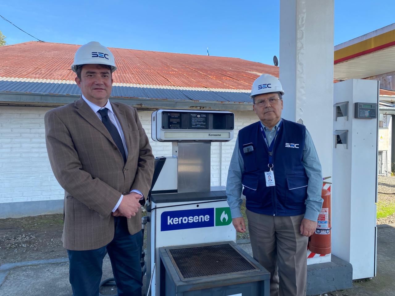 Seremi de Energía y SEC constatan en terreno baja en el precio de la parafina en Los Ríos
