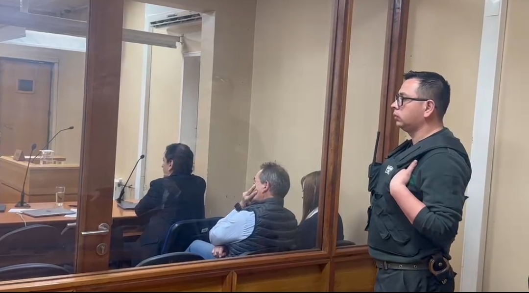 Fiscalía de Los Ríos formalizó al alcalde de Río Bueno, a su conviviente y a otros cuatro imputados por delitos de corrupción